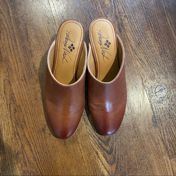 Patricia Nash leather mules - Picture 5 of 5